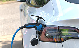 Energiekosten für E-Autos oft deutlich geringer als für Benziner 