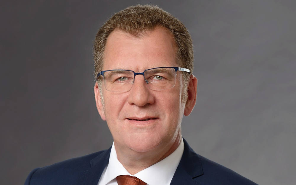 Charta-Vorstand Dietmar Diegel steigt aus