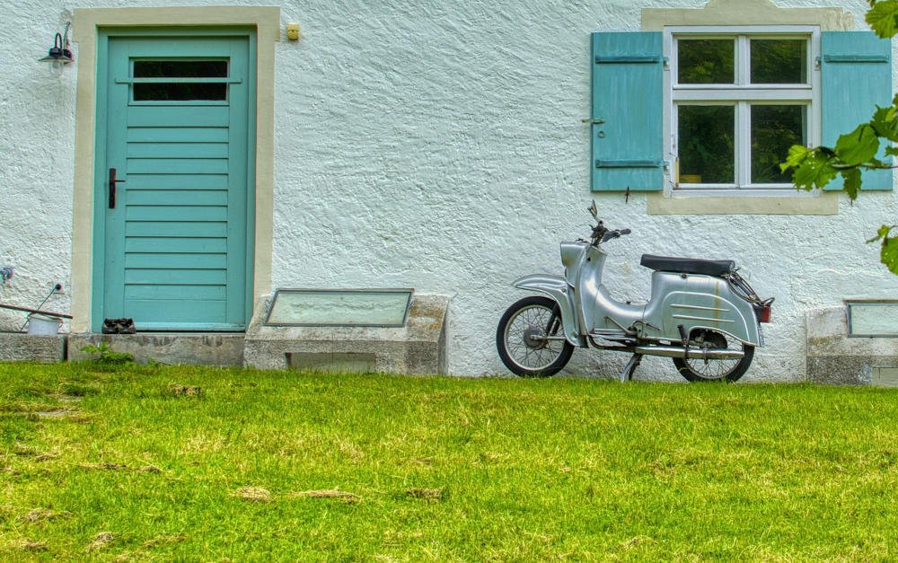 Neue Versicherungskennzeichen für Mofa, Moped und E-Scooter